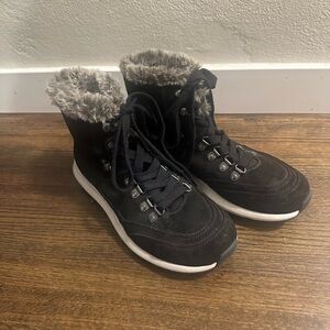 JLO Jennifer Lopez Black Fur-Trim Winter Boots
